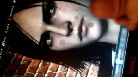 HD видео, кончает на фото (гей)