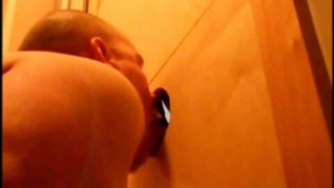 HD видео, большой член (гей), кончает на фото (гей), минет (гей), папа (гей)